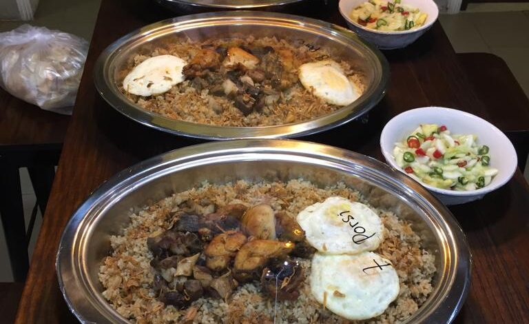 Nasgor Turkey di Jalan Dr. Muwardi mempunyai cita rasa yang khas dengan fasilitas tempat nyaman. Ini bisa menjadi pilihan bagi anda penggemar nasi goreng di Cianjur.