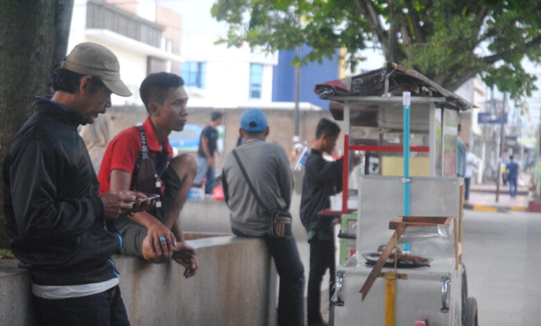 Harga Naik, Pedagang Kaki Lima di Cianjur Mengeluh Pendapatan Berkurang