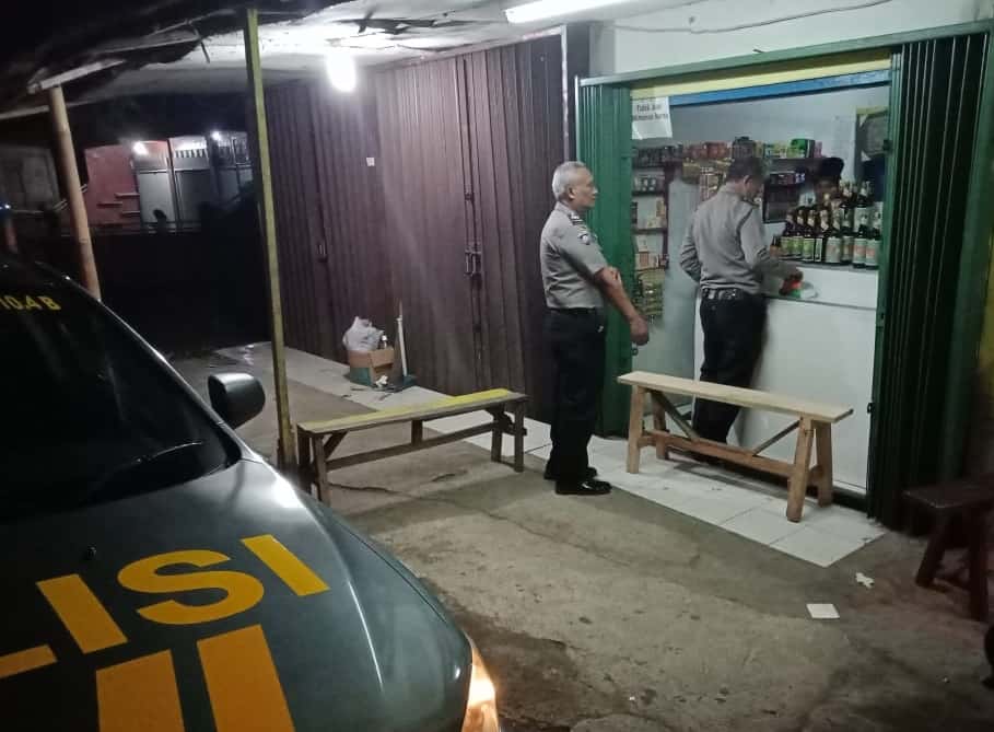 Aparat Polsek Cilaku melaksanakan patroli dialogis pada Senin (13/5/2019) malam.