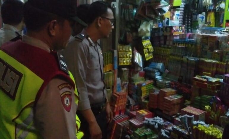 Aparat Polsek Cugenang melaksanakan giat operasi Kegiatan Kepolisian Yang Ditingkatkan (KKYD).