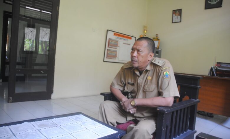 Sekretaris Kecamatan Gekbrong, R. Supriatna