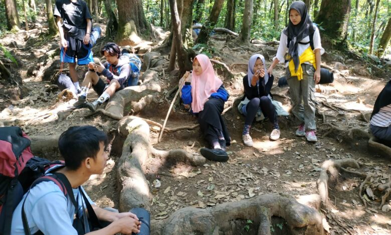 Cerita Pendakian Gunung Gede Mahatala STIT Al-Azami