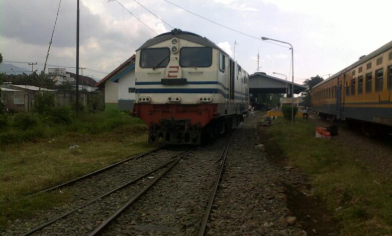 Kereta Api Cianjur - Bandung Dalam Kenangan