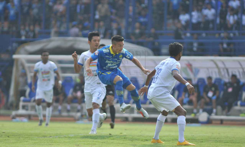 Persib Bandung Lumat Habis Arema FC 3-0