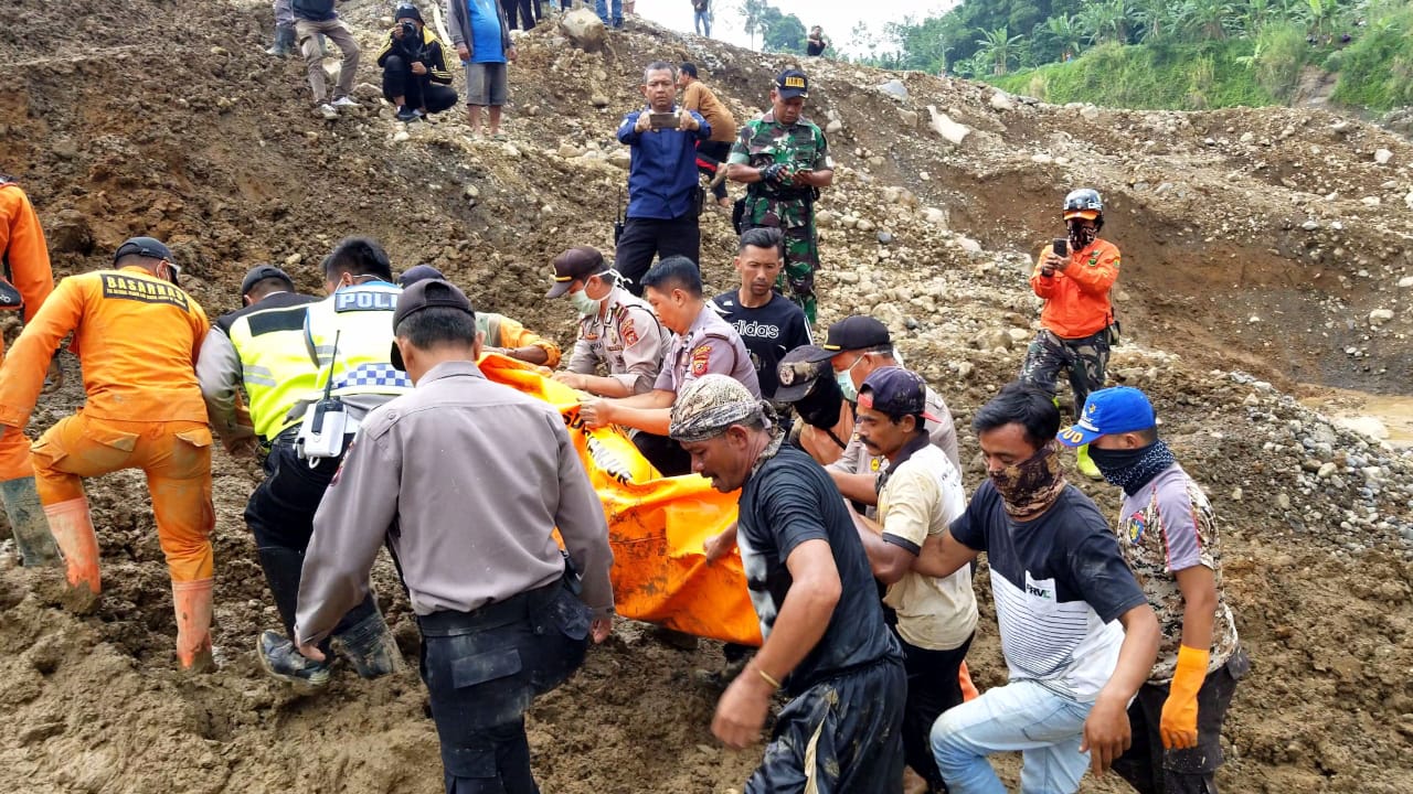 Korban Tewas Longsor Galian C Gekbrong Berhasil Dievakuasi