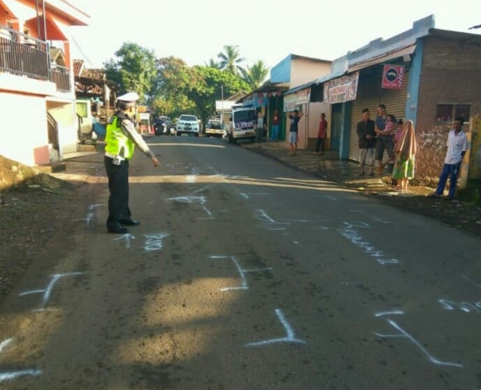 Nyalip Bus, Dua Remaja di Cibeber Tewas Dihantam Truk