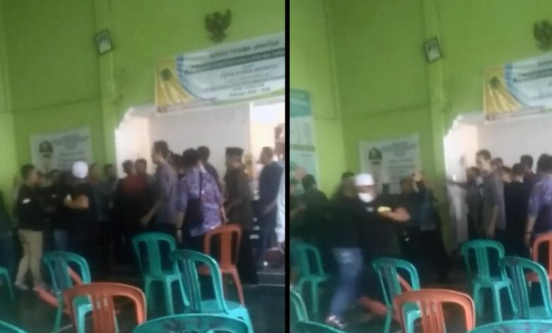 Musyawarah Desa (Musdes) Sukaluyu, Kecamatan Sukaluyu, Kabupaten Cianjur, pada Kamis (25/06/2020) berakhir ricuh.