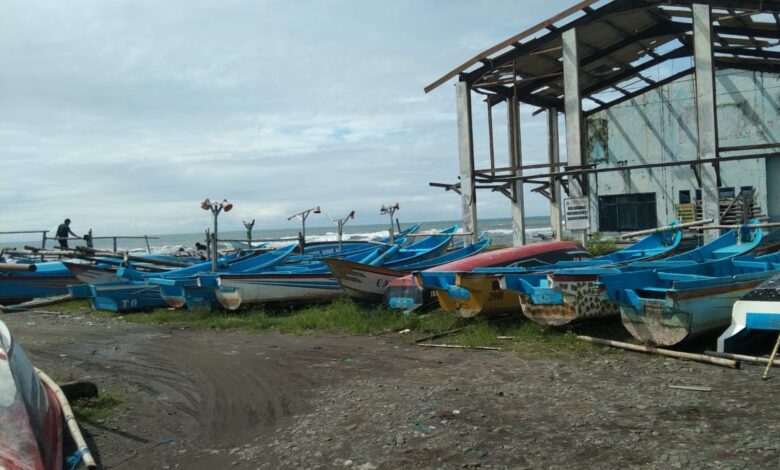 Cuaca Ekstrem, Nelayan Pantai Jayanti Berhenti Melaut dan Ganti Profesi jadi Petani