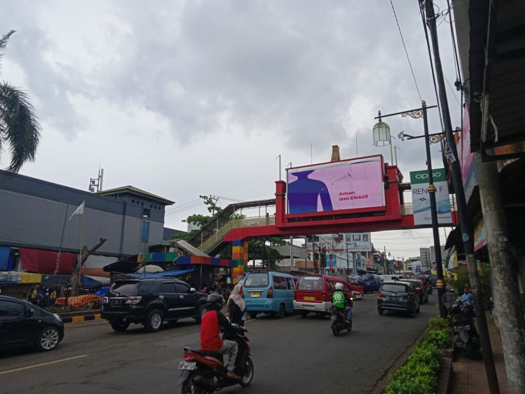 Tidak Terawat! JPO Ramayana Kini Sudah Jarang Digunakan Warga