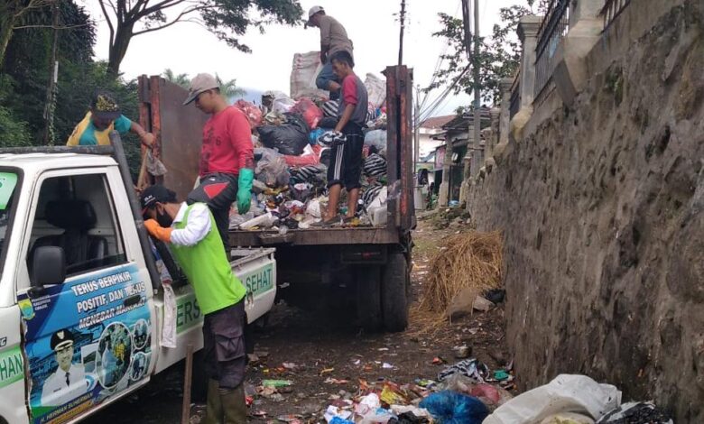 Antisipasi Lonjakan Sampah Saat Tahun Baru, Personel Kebersihan di Cipanas Akan Ditambah