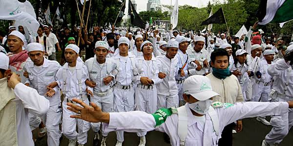 Hari Ini, FPI Akan Tetap Geruduk Istana Negara, Begini Komentar Sejumlah Tokoh!