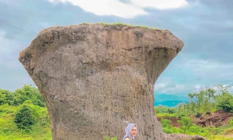 Batu Alien Bukit Pasir Muncang Nanggalamekar Ciranjang, Mulai Banyak Dikunjungi Warga