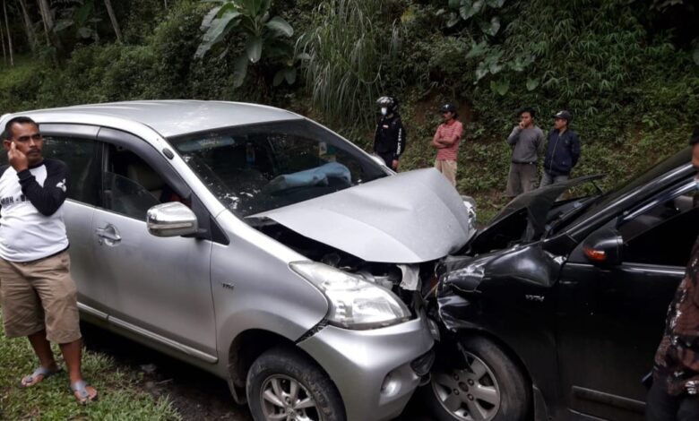 Tabrakan Avanza tanggeung