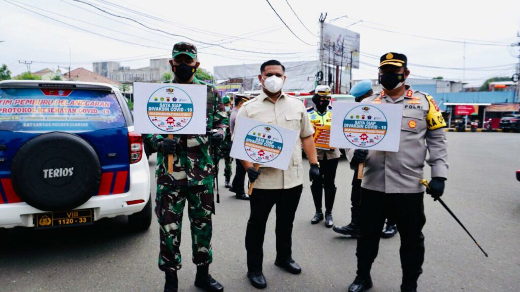 Sosialisasi vaksinasi Covid-19 dipengaruhi berita bohong vaksin