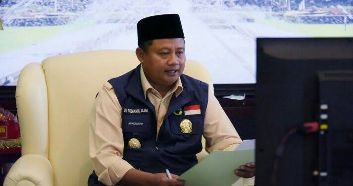 Didampingi Emil, Wagub Uu Divaksin Pertama di RSHS Bandung, Diikuti Enam Daerah Lainnya di Jabar