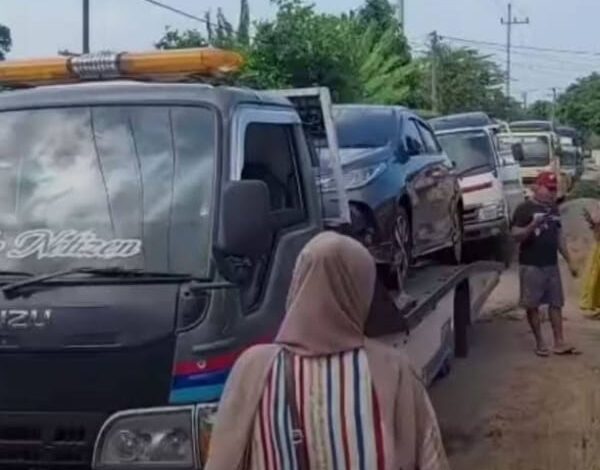 Viral! Ratusan Warga di Desa Sumurgeneng Tuban Kompak Beli Mobil Baru Hasil Jual Tanah Senilai Miliaran