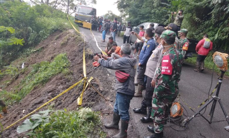 Diduga Tertimpa, Sopir Truk Tangki Bermuatan BBM di Tanggeung Masih Belum Ditemukan