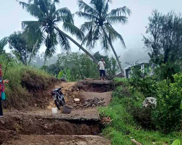 Warga Desa Batulawang Cipanas Minta Relokasi Segera Dilakukan, Kondisi Pergerakan Tanah Makin Parah