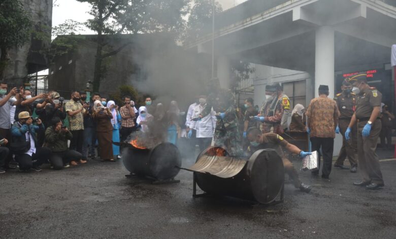 Kejari Cianjur Musnahkan Barang Bukti Narkoba Senilai Ratusan Juta Rupiah