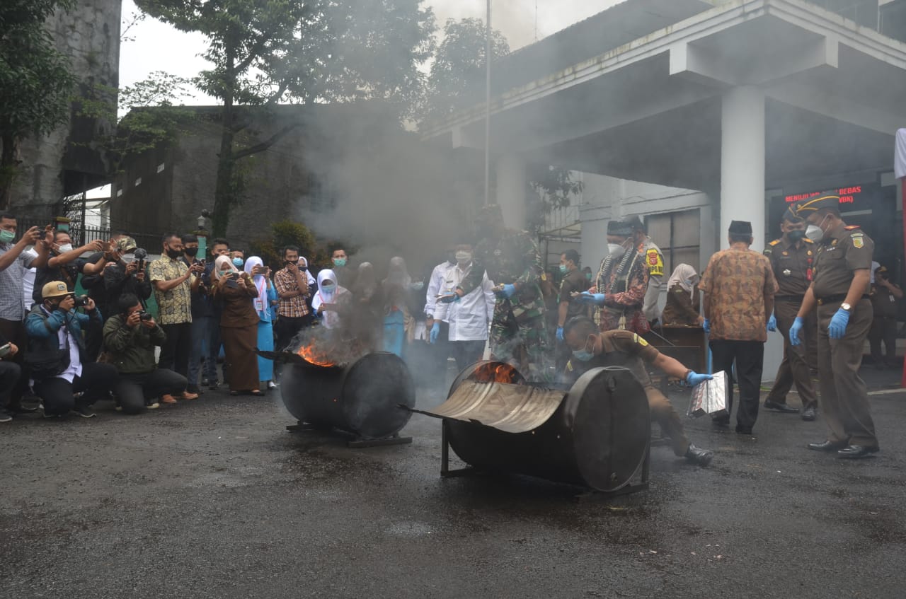 Kejari Cianjur Musnahkan Barang Bukti Narkoba Senilai Ratusan Juta Rupiah