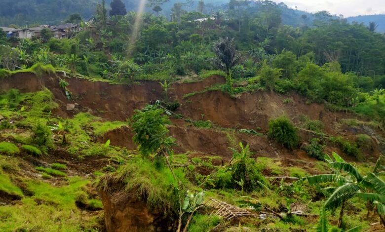 BPBD Cianjur Dirikan Posko Pemantauan di Lokasi Pergerakan Tanah Desa Batulawang