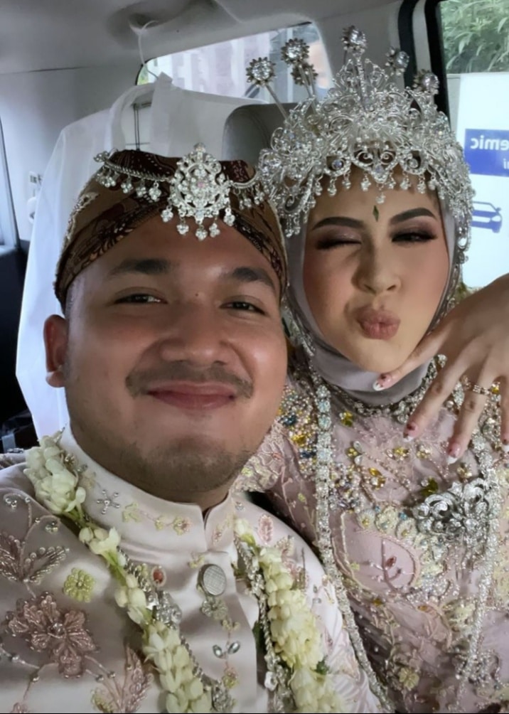 Seleb Sepekan: Kesha Ratuliu Menikah, Ikke Nujanah Lepas Status Janda, Ayu Ting-ting Malah Batal Menikah