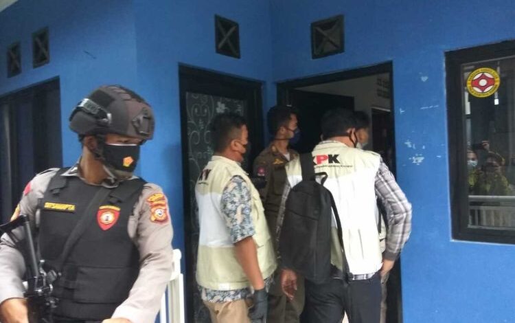 Ungkap Kasus Korupsi Pengadaan Barang Covid-19 di KBB, KPK Mulai Geledah Rumah Aa Umbara