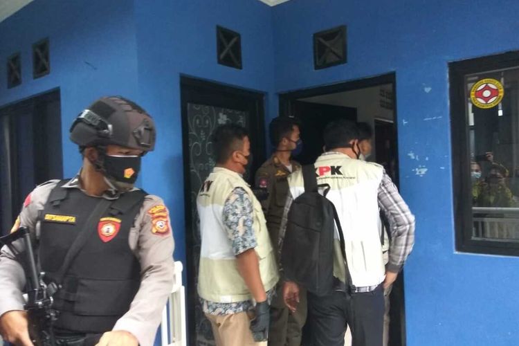 Ungkap Kasus Korupsi Pengadaan Barang Covid-19 di KBB, KPK Mulai Geledah Rumah Aa Umbara