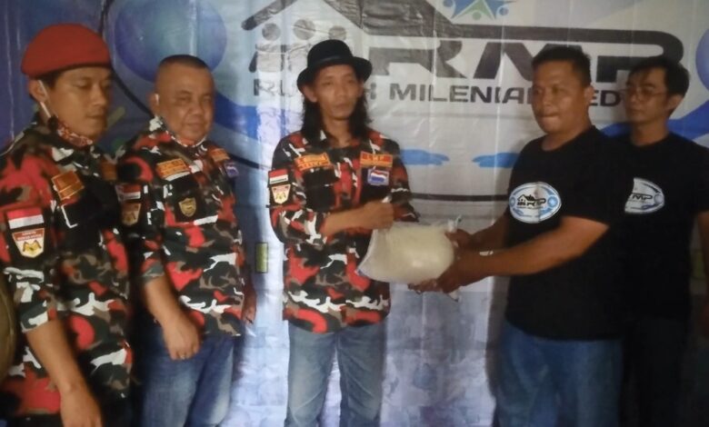 Perkuat Kepedulian Sosial, LMP Macab Cianjur Salurkan Bantuan pada YRMP Bojongpicung