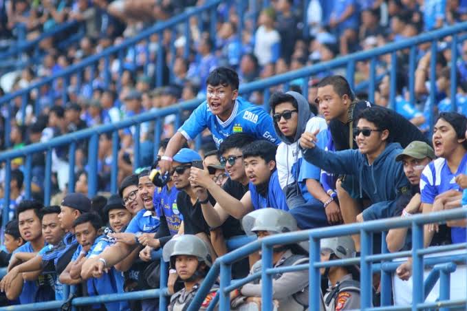 Persib Main Hari Ini, Kapolda Jabar Minta Bobotoh Nonton dari Rumah