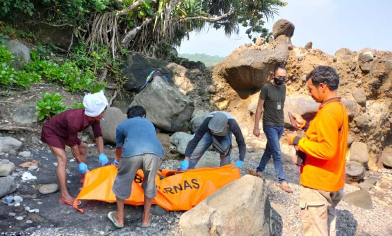 Jasad korban tenggelam asal Limbangansari Cianjur ditemukan di Pantai Cisela Poponcol pada Jumat 9 April 2021.