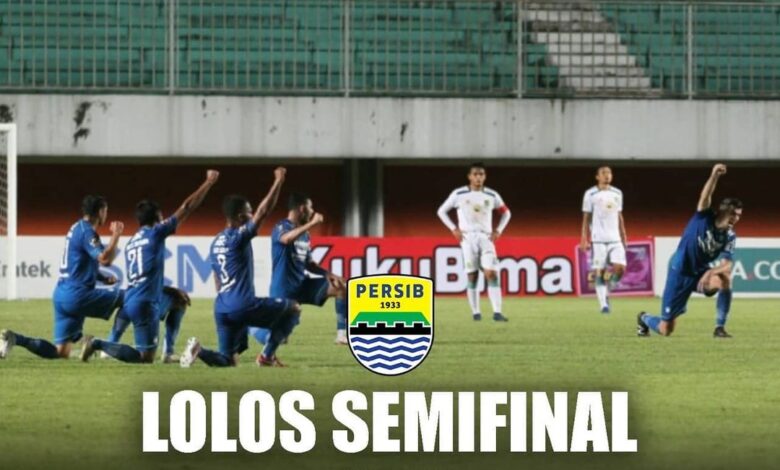 Persib Bandung mantap melangkah ke semifinal Piala Menpora 2021 setelah menang 3-2 dari Persebaya Surabaya pada pertandingan Minggu (11/4/2021) di Stadion Maguwoharjo, Sleman. Foto: Ig @pengamatsepakbola