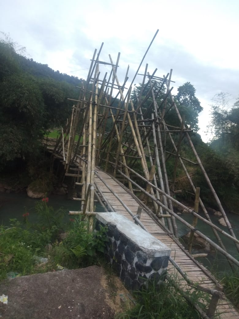 Begini Penampakan Jembatan di Desa Gelarpawitan Cidaun Pasca-banjir Dua Tahun Lalu