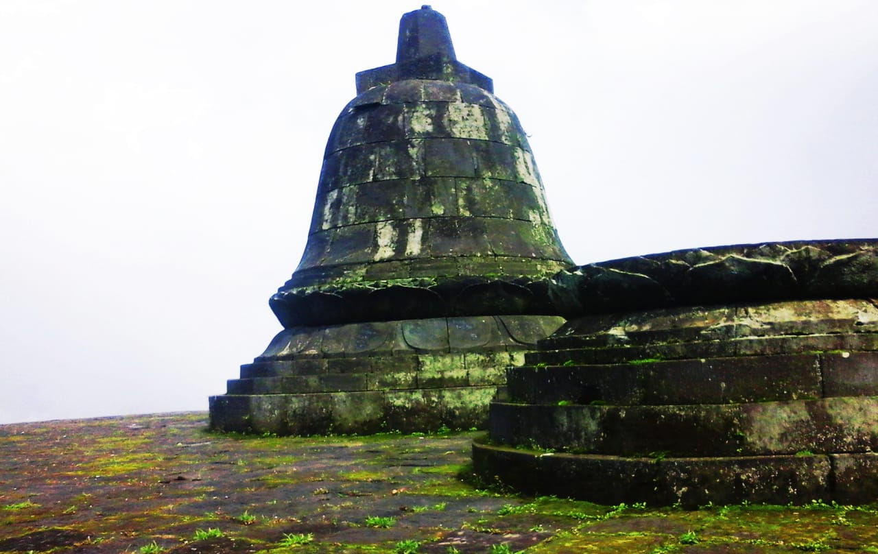 Menikmati Pesona Wisata Candi Tridarma Pacet Cianjur