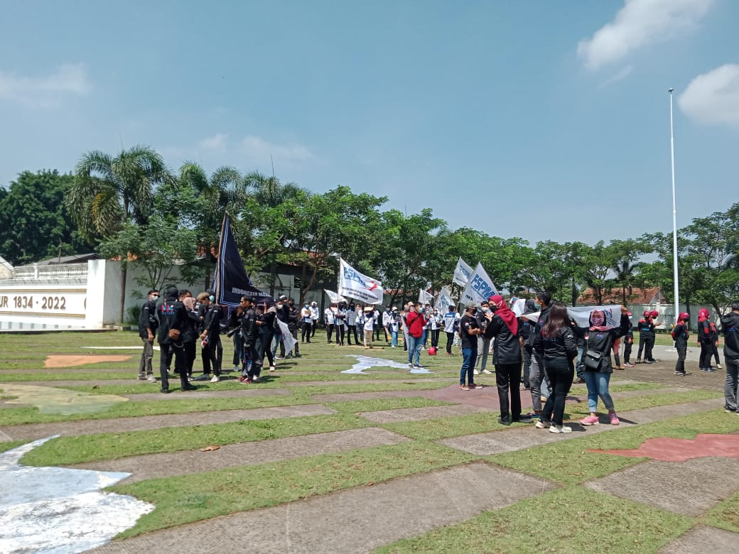 Peringati May Day, Ratusan Buruh Unjuk Rasa di Pendopo Cianjur