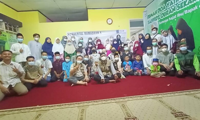 Wonderful Ramadan Sema FT Unpi, Berbagi Kebaikan Bersama Puluhan Anak Yatim