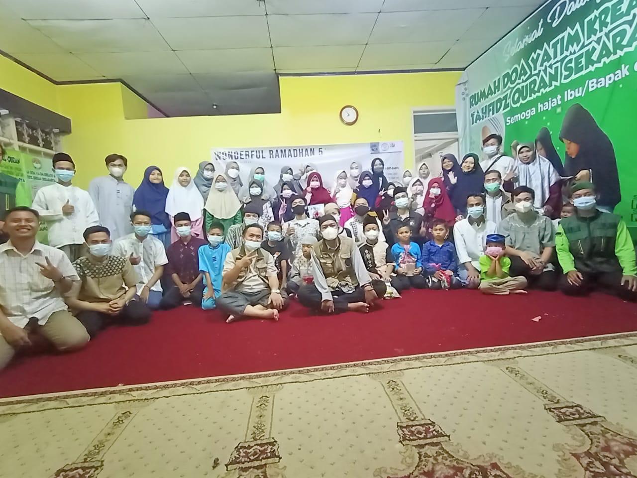 Wonderful Ramadan Sema FT Unpi, Berbagi Kebaikan Bersama Puluhan Anak Yatim