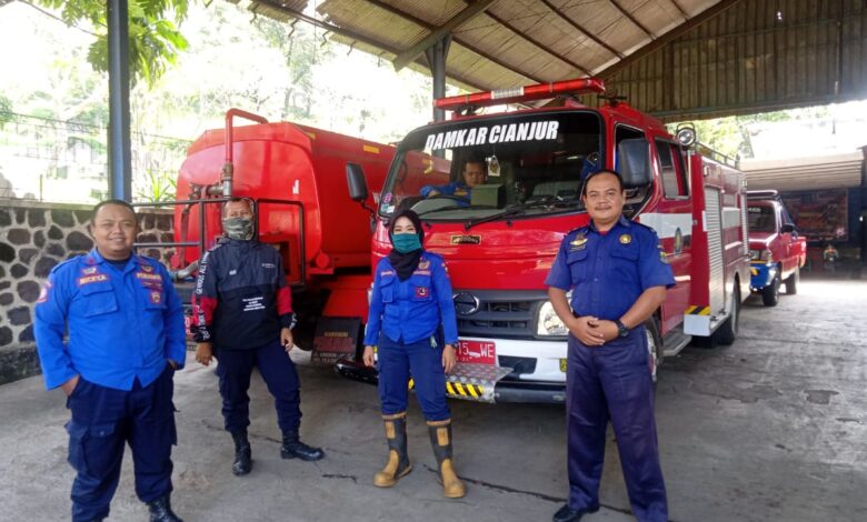 Hari Pemadam Kebakaran Internasional, Damkar Cianjur Terus Solid Dalam Tugas Penyelamatan