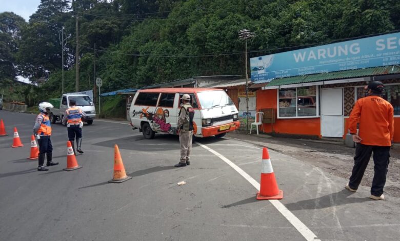 Hari Pertama Penyekatan, Ratusan Kendaraan Terjaring di Perbatasan Cianjur-Puncak