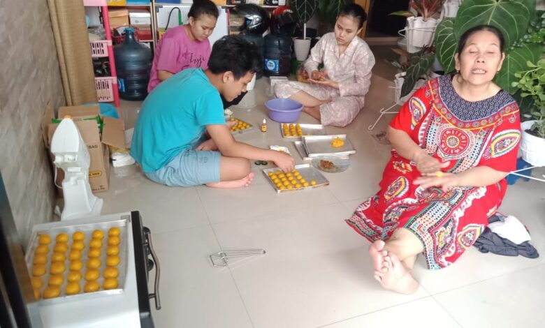 Lebaran 2021 Tinggal Menghitung Hari, Warga Mulai Membuat Kue Khas Lebaran