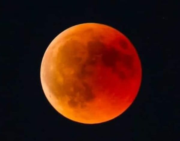 Penampakan Super Blood Moon Akan Muncul Sore Ini