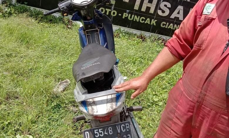 Seorang Pemotor Tewas Kecelakaan usai Tabrak Tembok Wisma Haji Ciloto