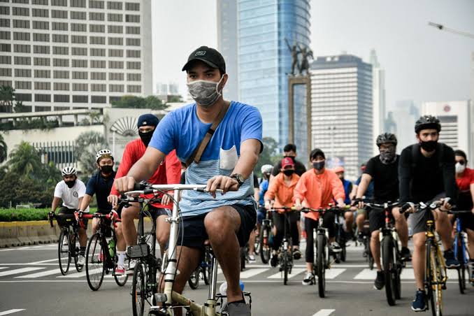 Pesepeda Meninggal Dunia Saat Uji Coba Jalur Road Bike di JLNT Kampung Melayu Jakarta