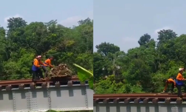 Tangkapan layar tiga orang petugas membuang sampah dari atas Jembatan Kereta Api Cisokan yang viral.