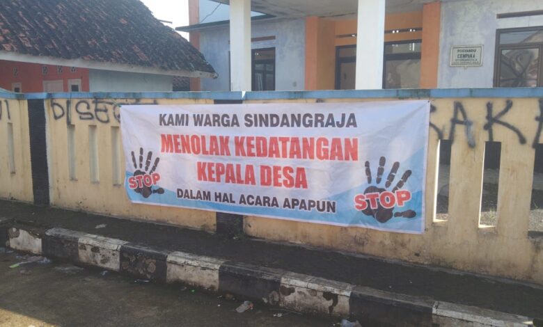 Ketua Karang Taruna Desa Sindangraja, Baci.