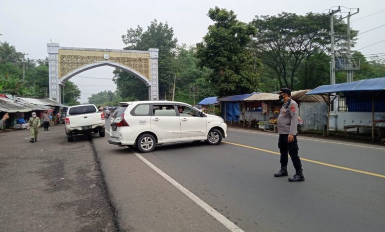 Terjaring Penyekatan, Puluhan Kendaraan di Perbatasan Cianjur-Bandung Diputar Balik