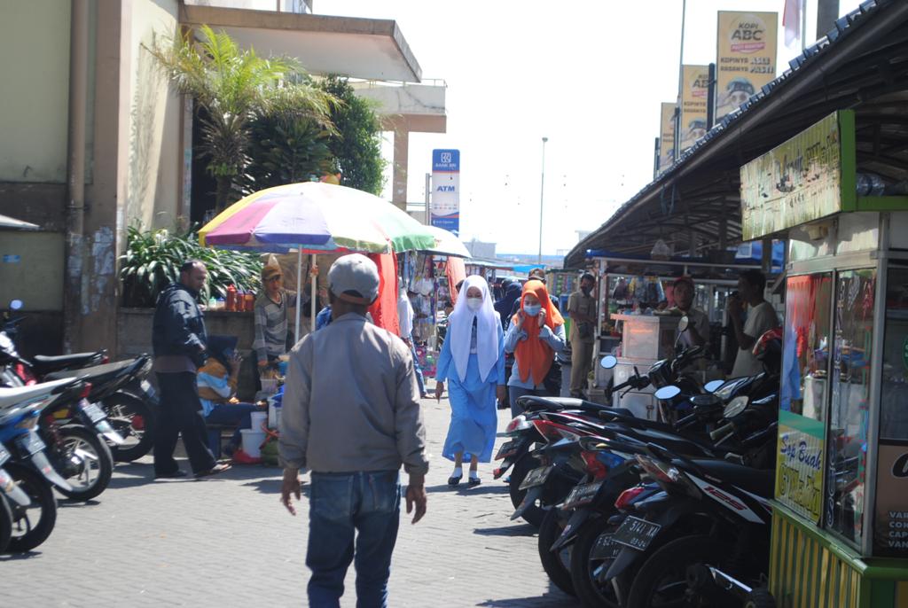 Cegah Penularan Covid-19, Pengelola Pasar Cipanas Gencar Terapkan Prokes