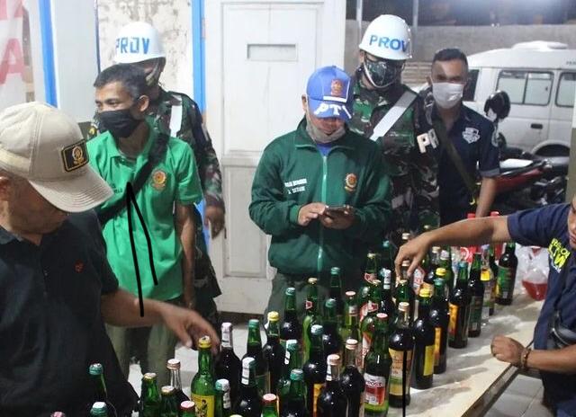 Satpol PP Cianjur Razia Ribuan Miras dan Obat-Obatan Terlarang