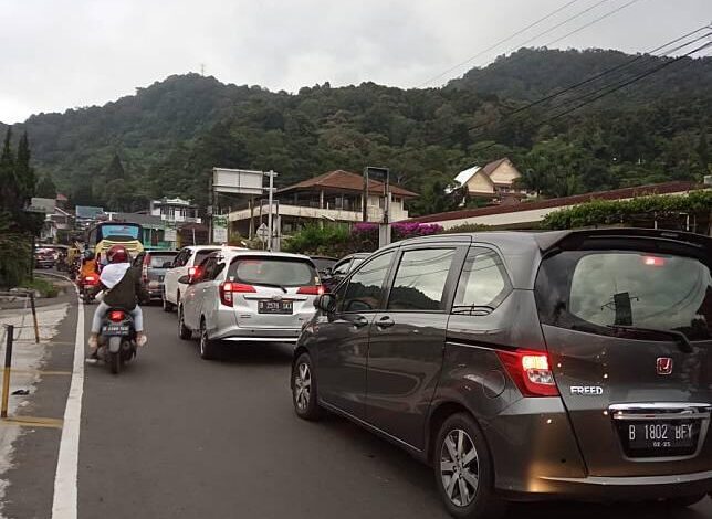 Uji Coba Aturan Ganjil Genap, Jalur Puncak Cipanas Ramai Lancar