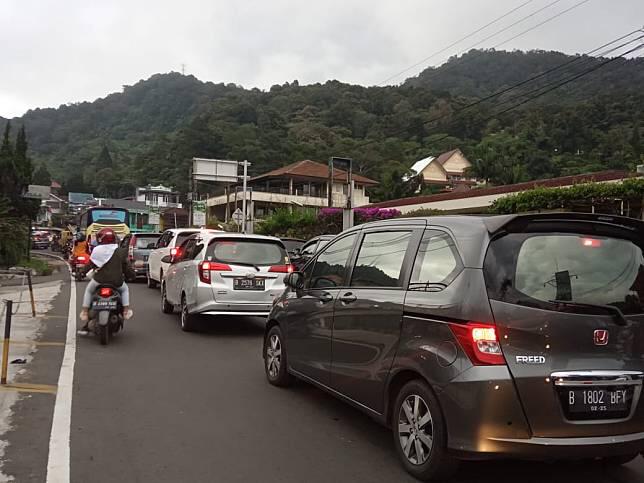 Uji Coba Aturan Ganjil Genap, Jalur Puncak Cipanas Ramai Lancar